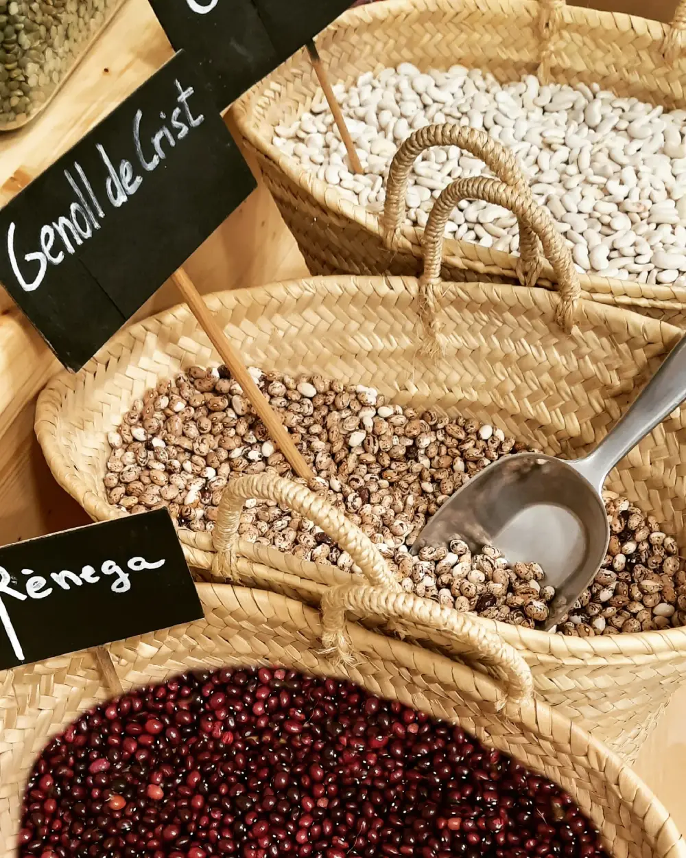 Comprar a granel: una manera més sostenible de comprar aliments Comprar a granel: una manera més sostenible de comprar aliments